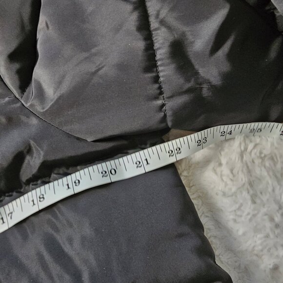 Forever 21 Black Puffer Jacket with Removeable Oversized Pink Faux Fur Hood L - Picture 2 of 7